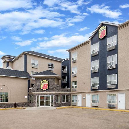 Super 8 By Wyndham Grande Prairie Otel Dış mekan fotoğraf