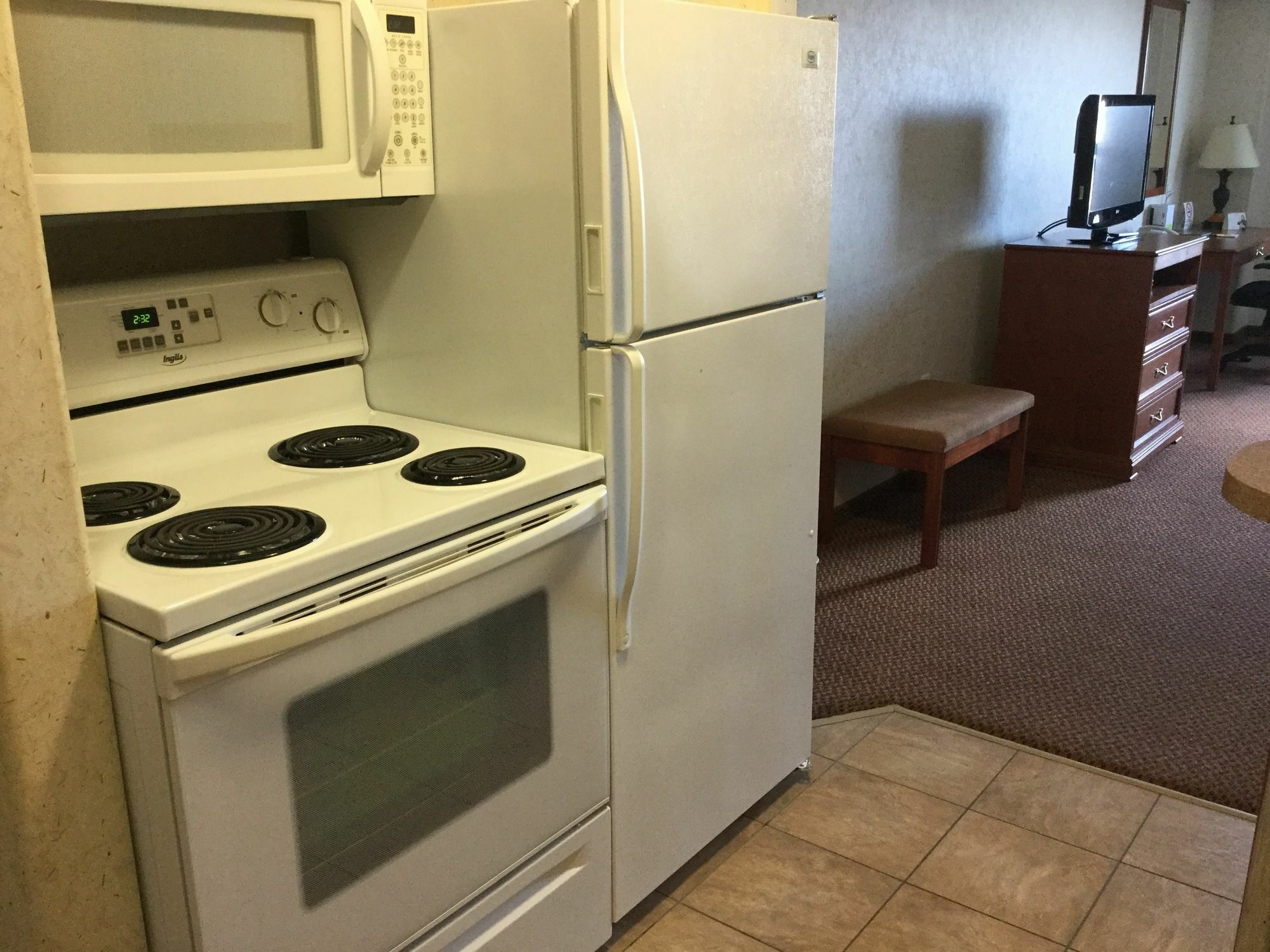 Super 8 By Wyndham Grande Prairie Otel Dış mekan fotoğraf