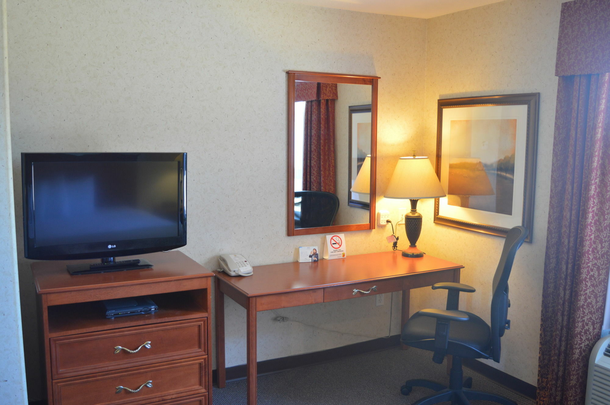 Super 8 By Wyndham Grande Prairie Otel Dış mekan fotoğraf