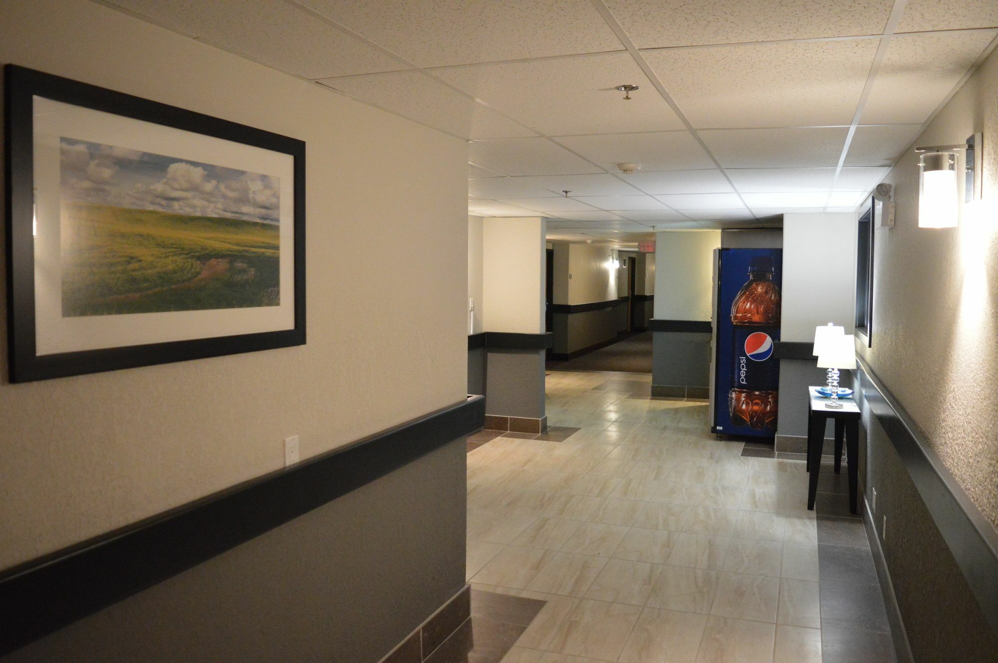 Super 8 By Wyndham Grande Prairie Otel Dış mekan fotoğraf