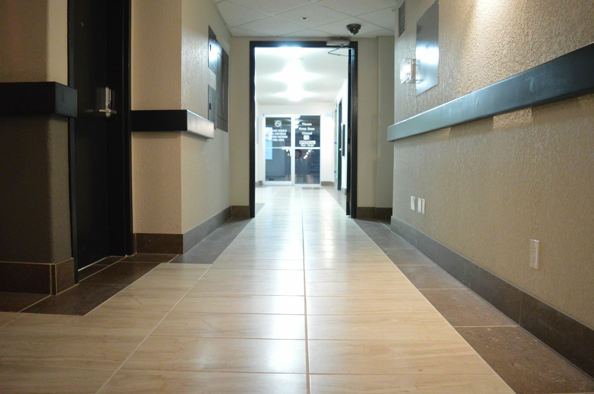 Super 8 By Wyndham Grande Prairie Otel Dış mekan fotoğraf