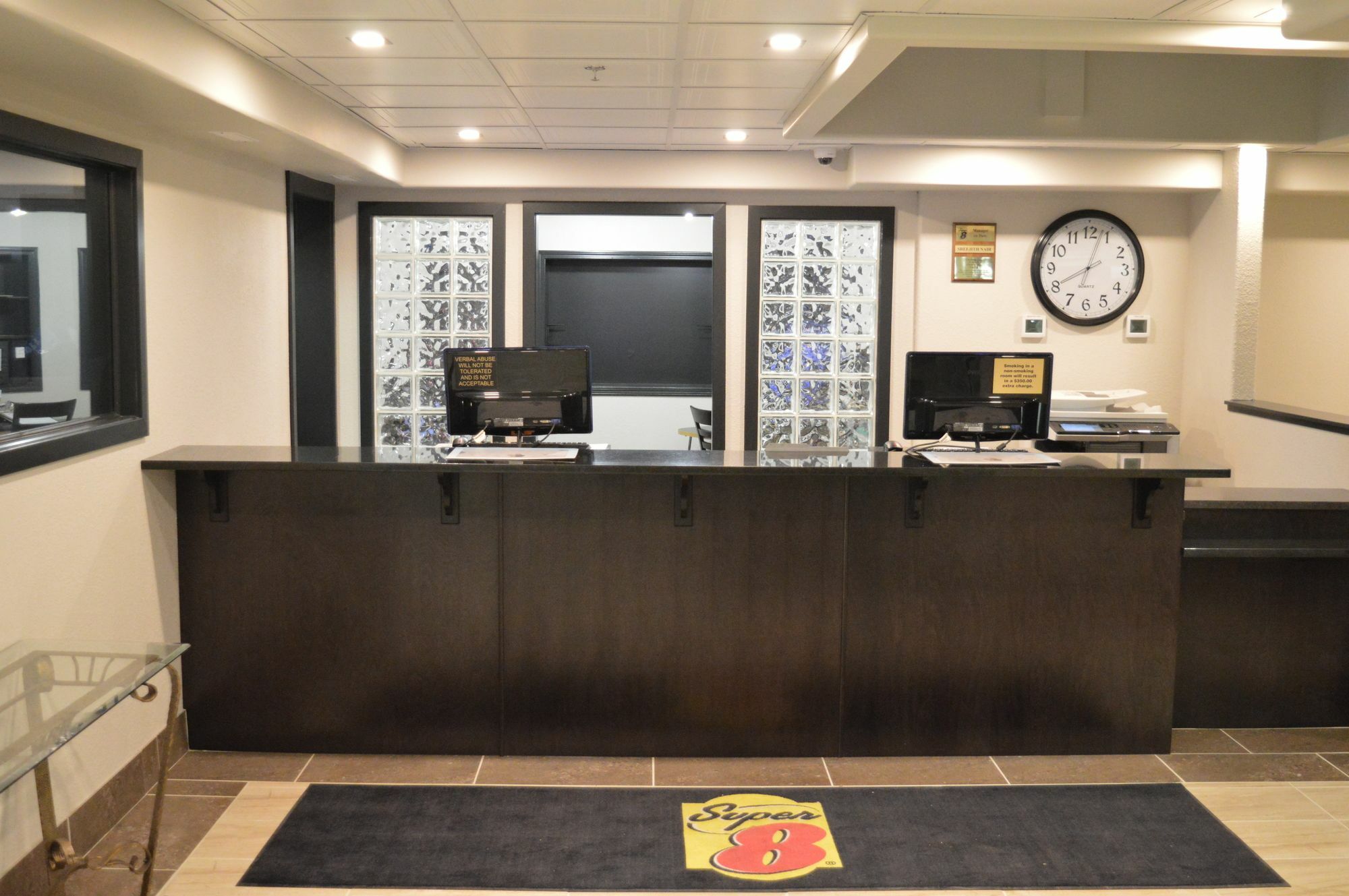 Super 8 By Wyndham Grande Prairie Otel Dış mekan fotoğraf