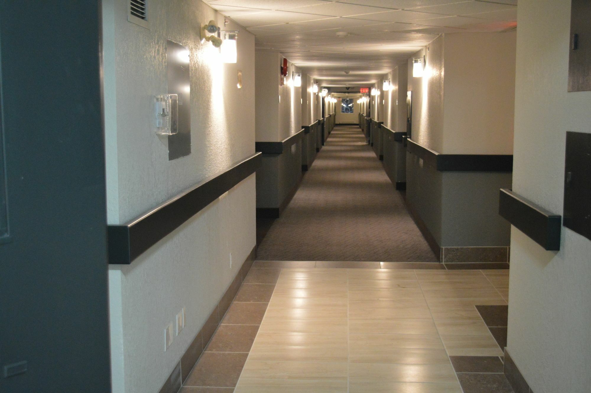 Super 8 By Wyndham Grande Prairie Otel Dış mekan fotoğraf